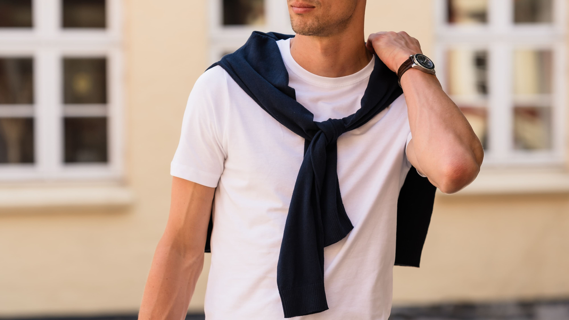 Sommer Capsule Garderobe: Din Ultimative Guide 2024