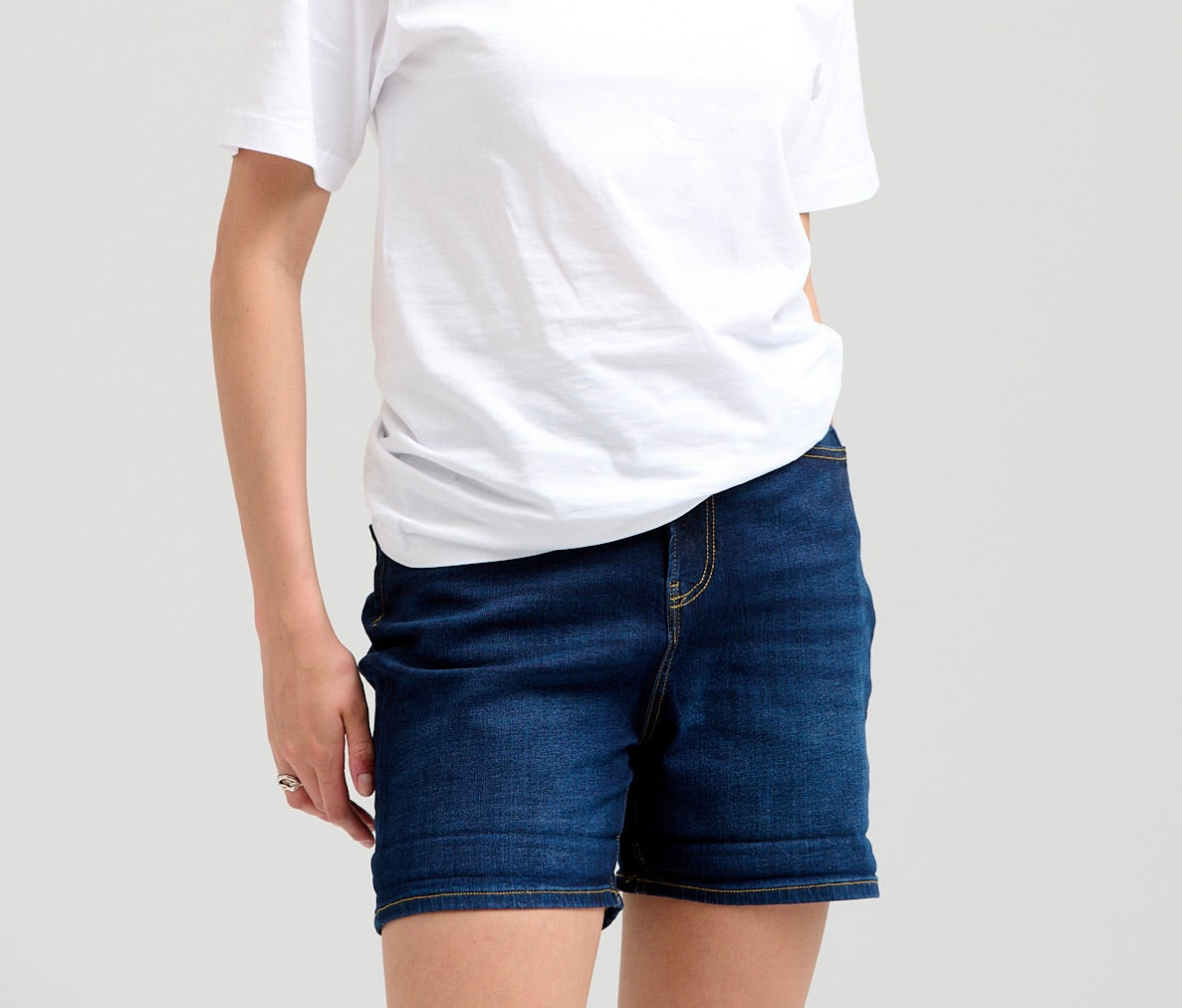 Oversized T-shirt med Performance Denim Shorts - Dark Blue Denim