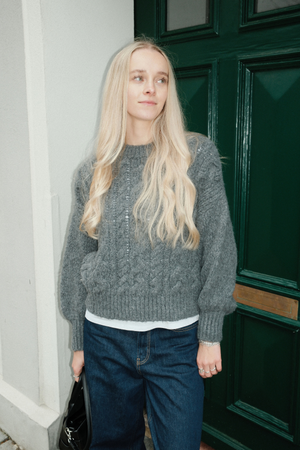 Emma Cable Knit - Grå
