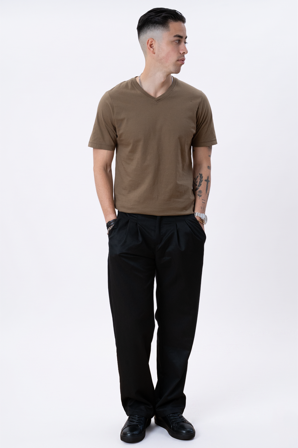 Basic V-neck t-shirt - Oliven
