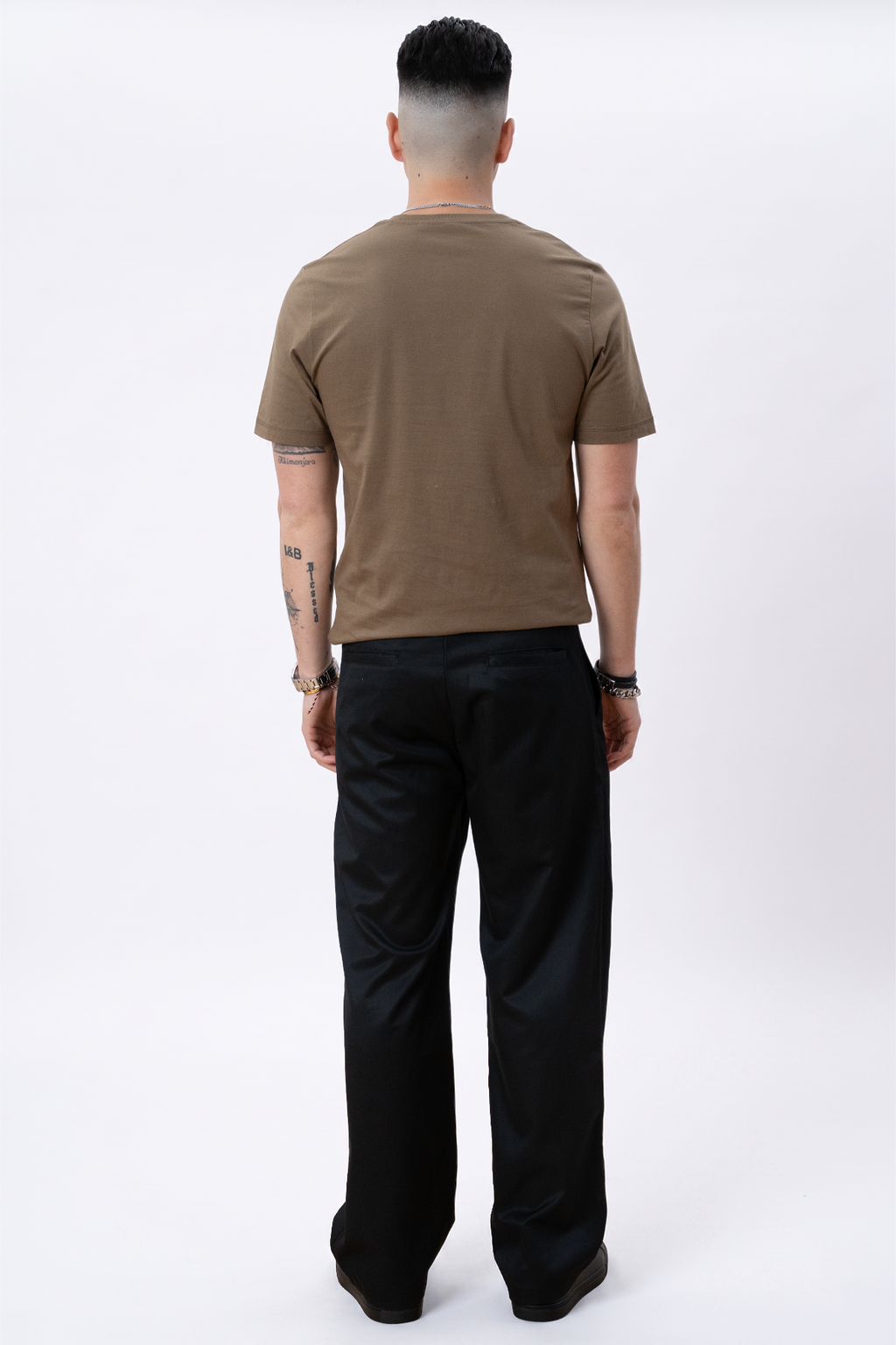 Basic V-neck t-shirt - Oliven
