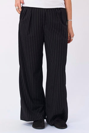 Paloma Pinstripe Pants - Sort