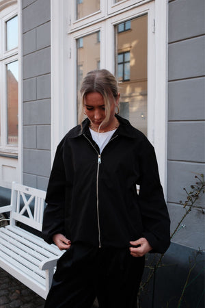 Ines Short Jacket - Sort