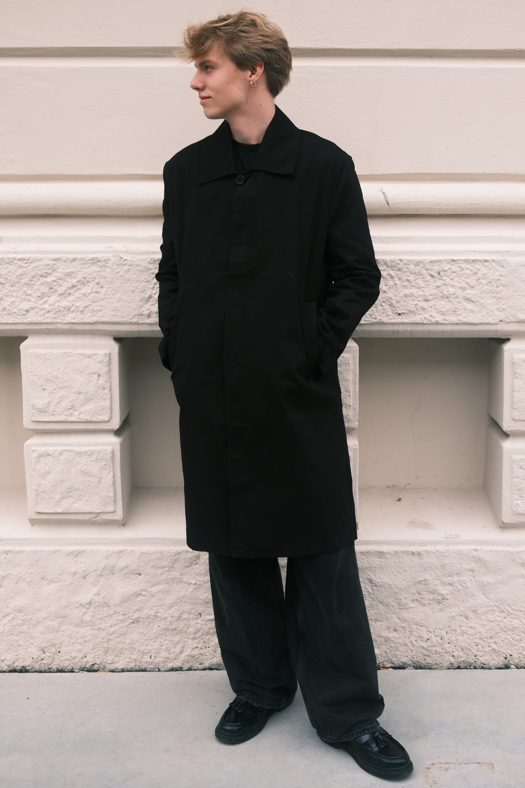 Philip Trenchcoat - Sort