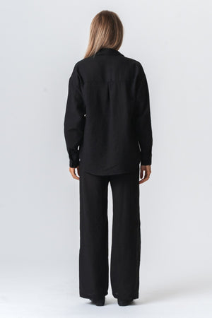 Lilly Bukser + Lilly Skjorte (Sort)