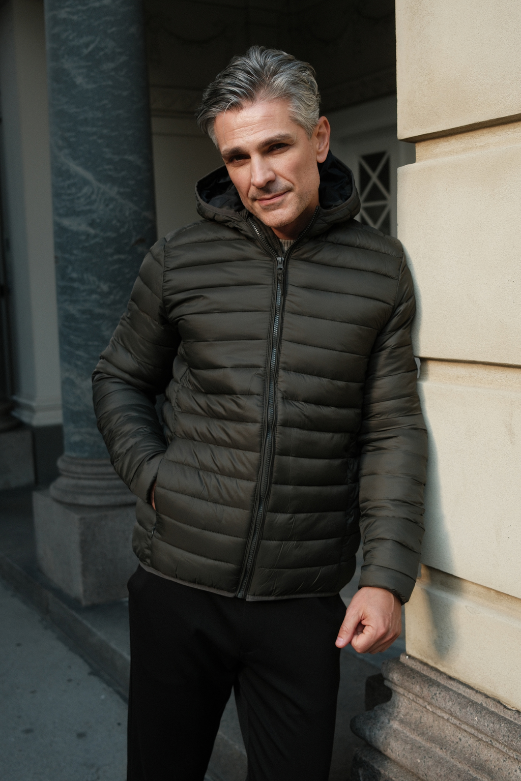 Hooded Let Puffer Jakke - Oliven