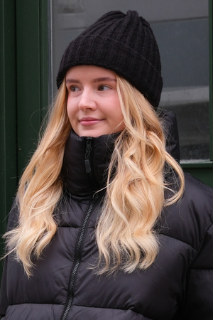 Ribbed Beanie - Sort