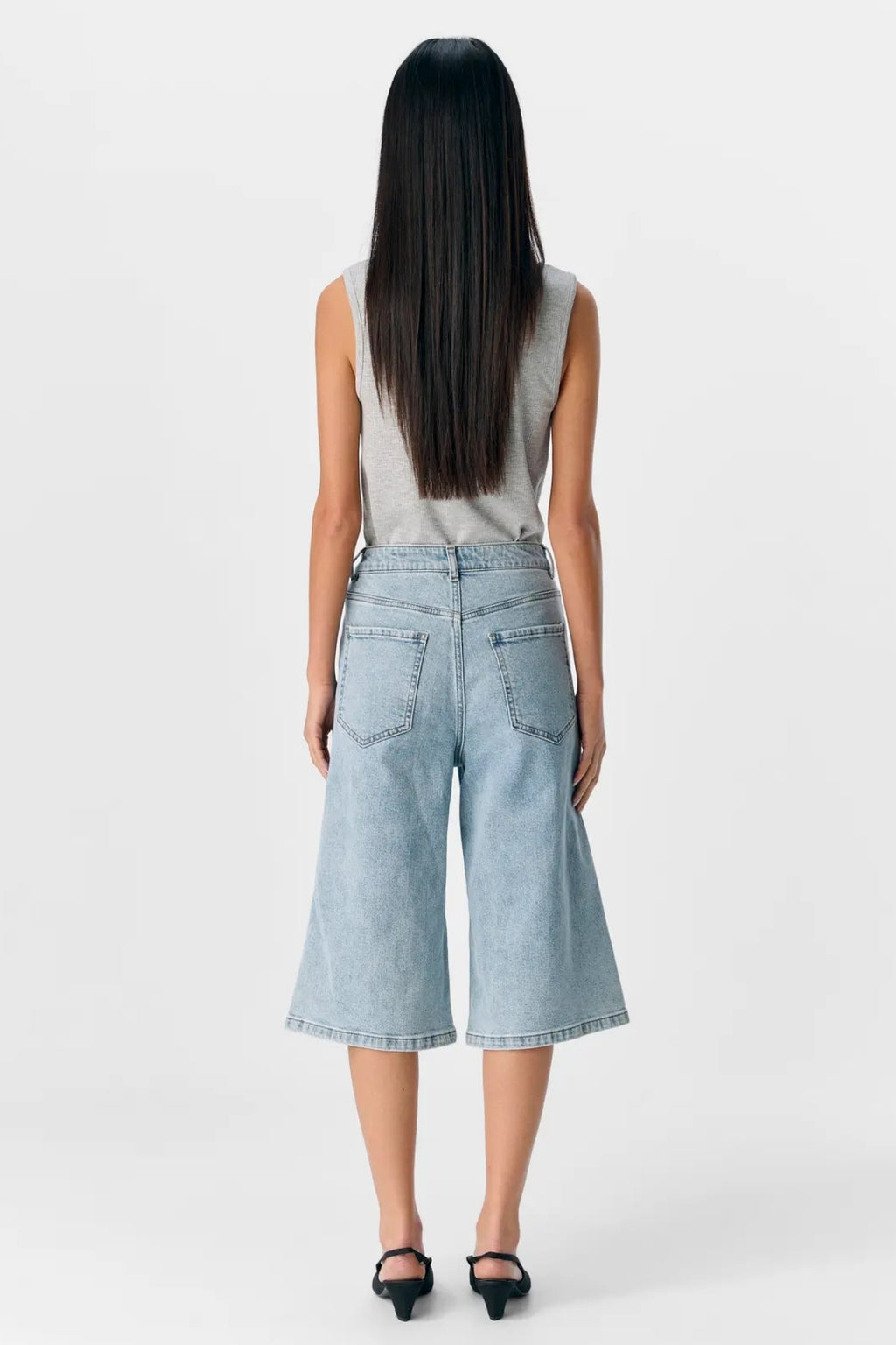 Isra Bermuda Shorts - Medium Blue Denim