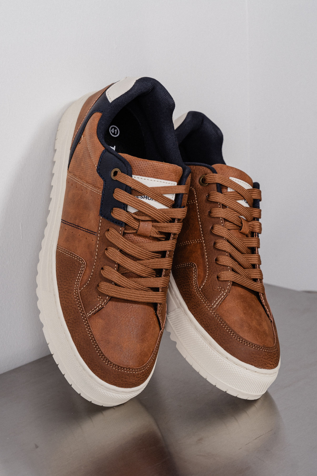 Classic Sneaker - Brown