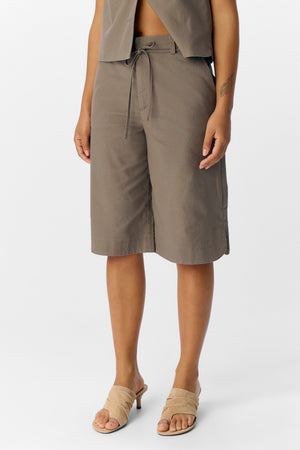 Aura Bermuda Shorts - Morel