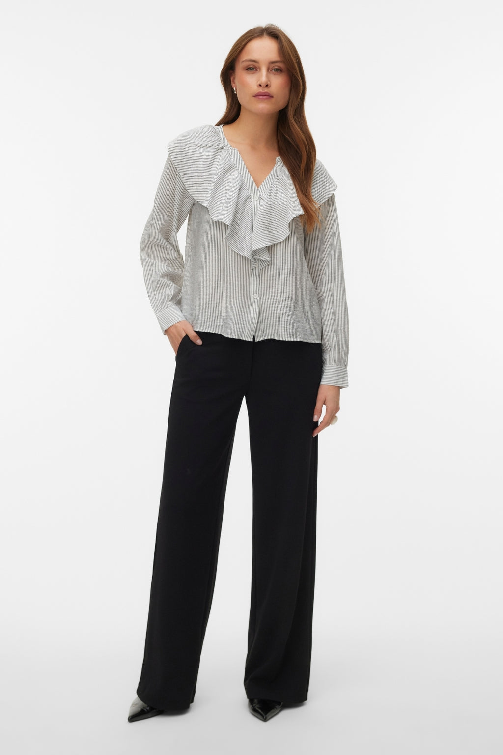 Kaja V-Neck Frill Skjorte - Snow White Amanda Black