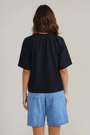 Linn Frill Top - Sort