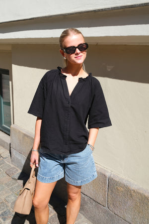 Linn Frill Top - Sort