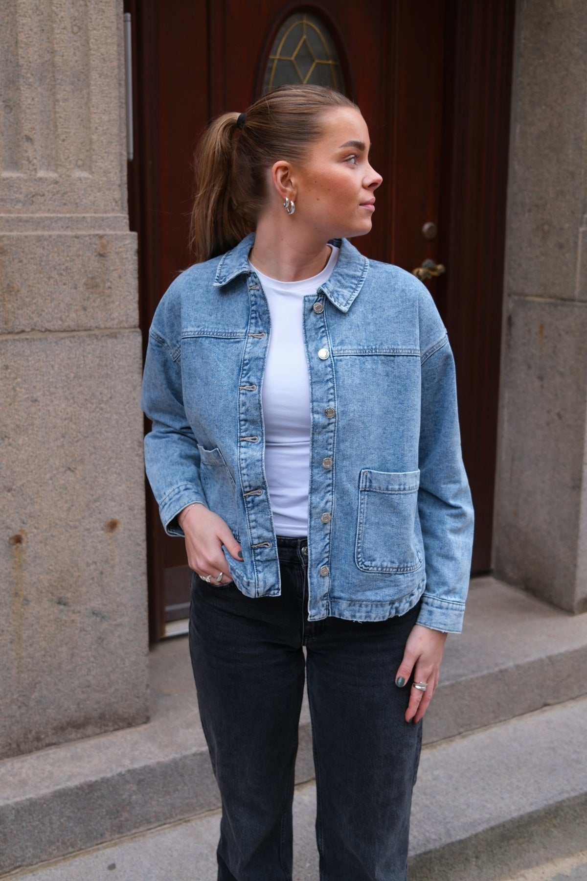 Jakke DAME SHACKET COAT ライトブルー Jamie Denim Shacket - Lys Blå Denim | Opdag Vero Moda