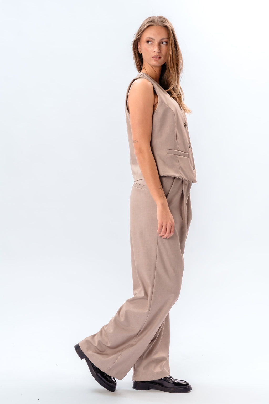 Nadia Vest og Pants (Beige)