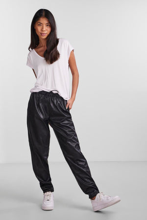 Nicole Bukser - Sort