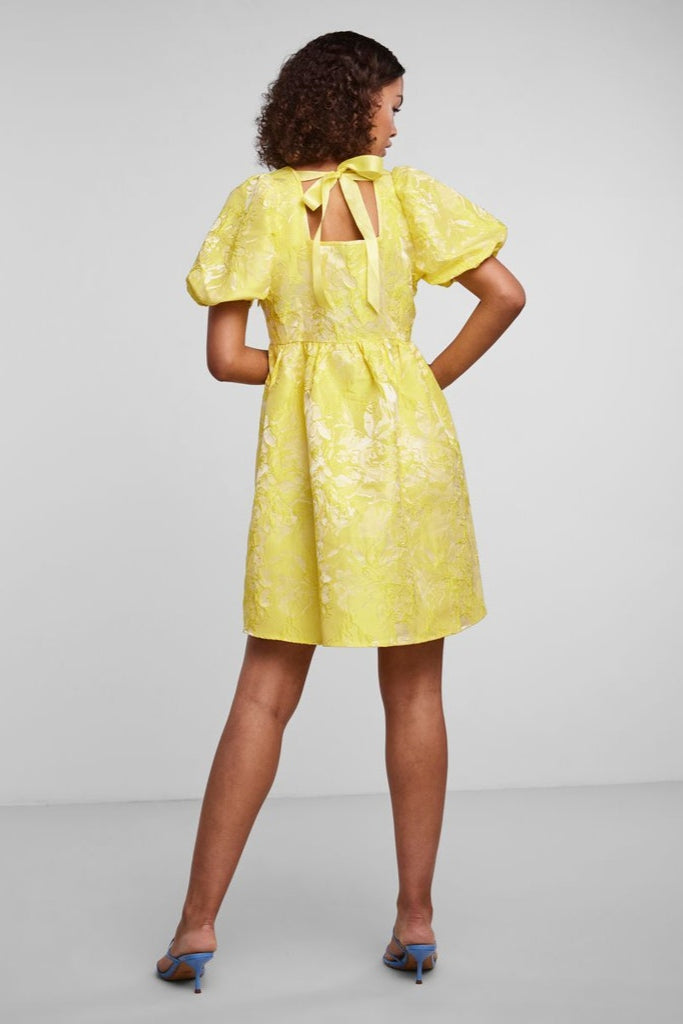 Aviona Kjole - Pale Banana