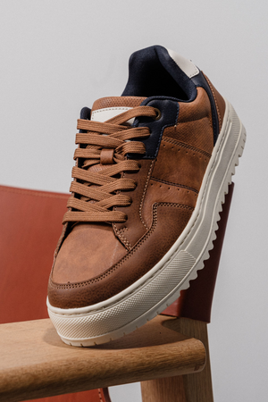 Classic Sneaker - Brown