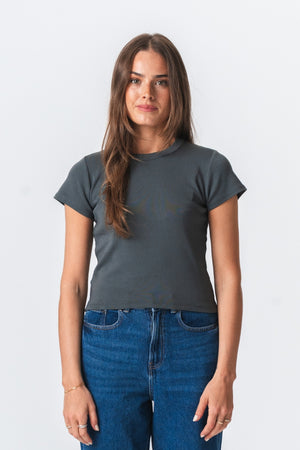 Emily Kort T-Shirt - Mørk Grå