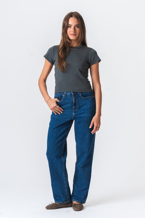 Emily Kort T-Shirt - Mørk Grå