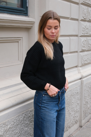 Gabriela Strik - Sort