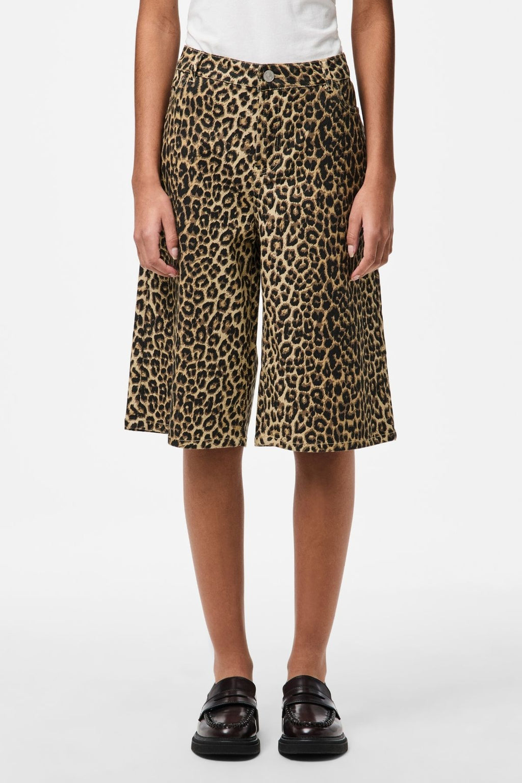 Salume Wide Denim Shorts - White Pepper Leo