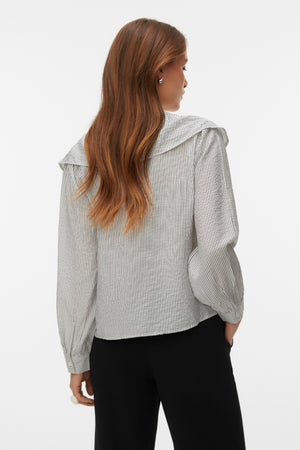 Kaja V-Neck Frill Skjorte - Snow White Amanda Black