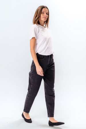 De Originale Performance Mom Jeans - Washed Black Denim