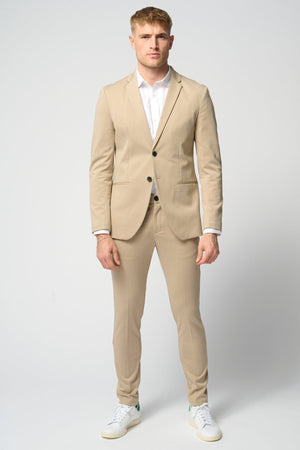 Det Originale Performance Jakkesæt (Sand) + Slips