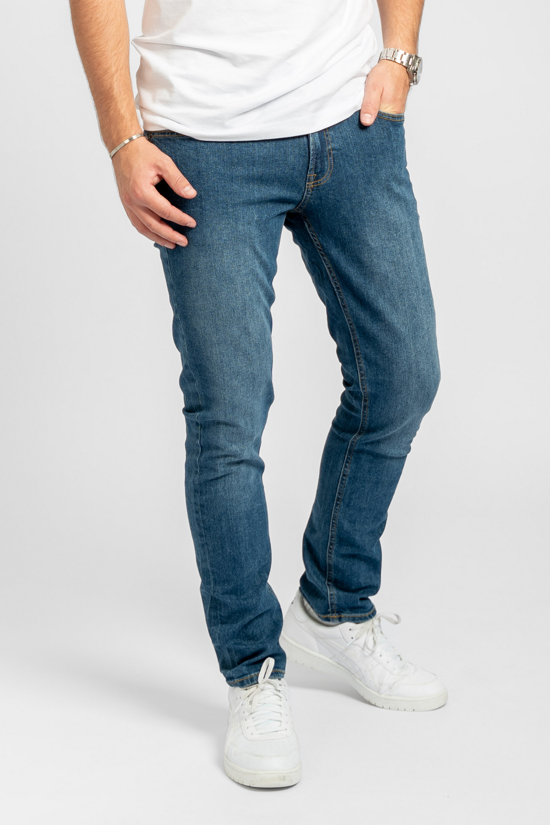 {"alt"=>"Denims indflydelse på modekulturen", "class"=>"object-cover w-full h-full max-w-[650px]", "loading"=>"lazy"}