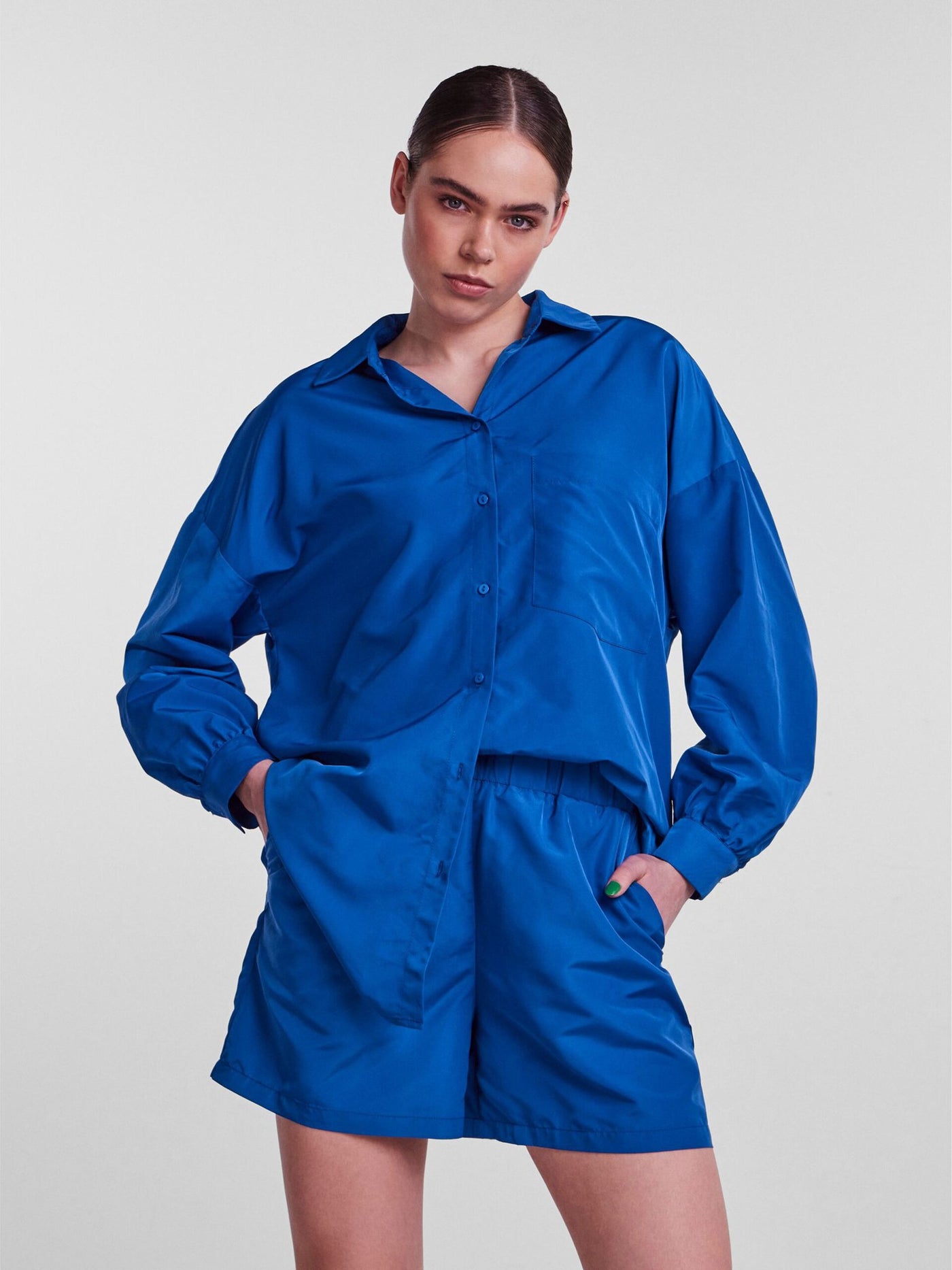 Chrilina Oversized Shirt - Mazarine Blue - PIECES - Blå