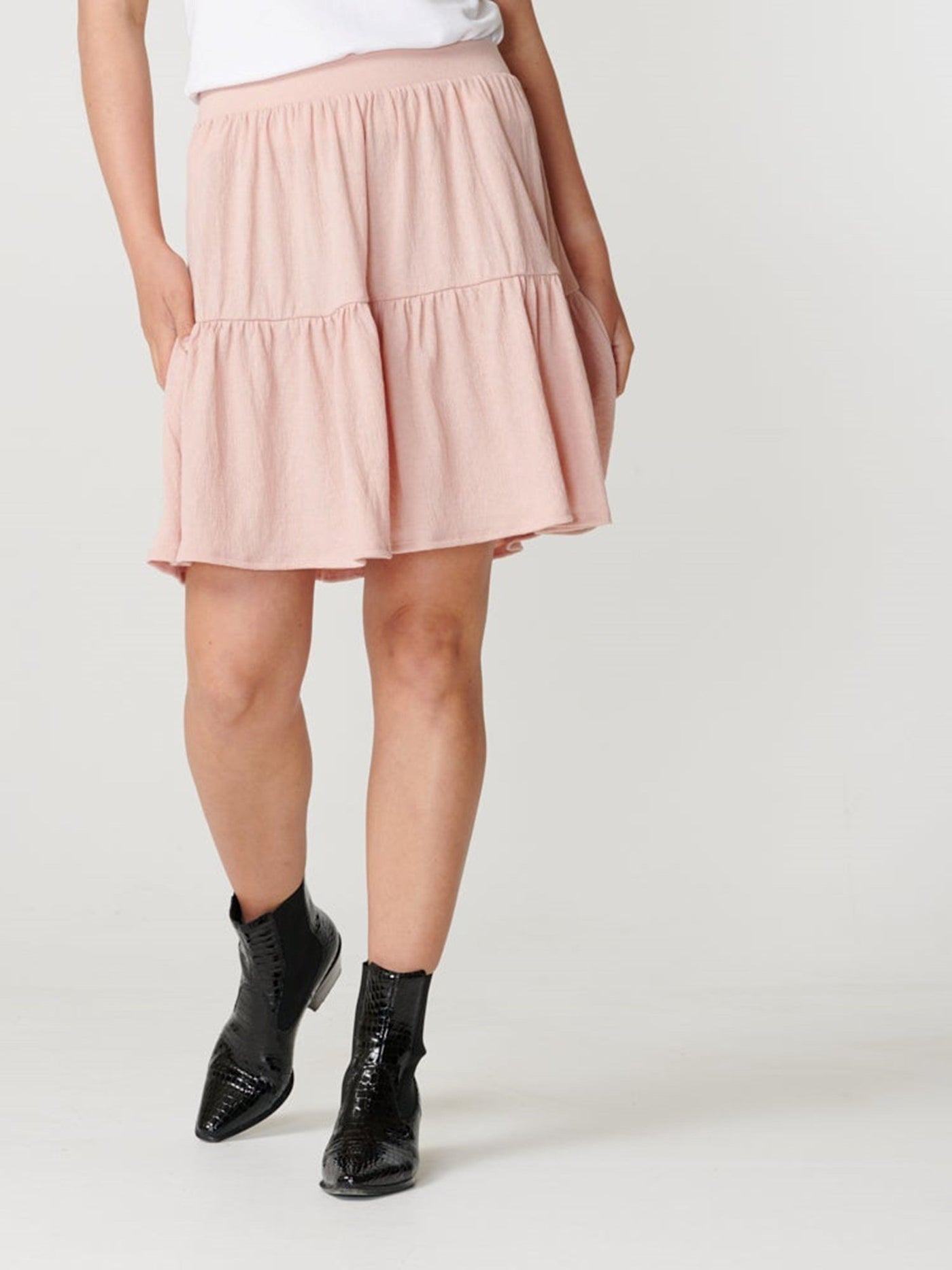 Basic blød mini nederdel - Misty rose - PIECES - Lyserød