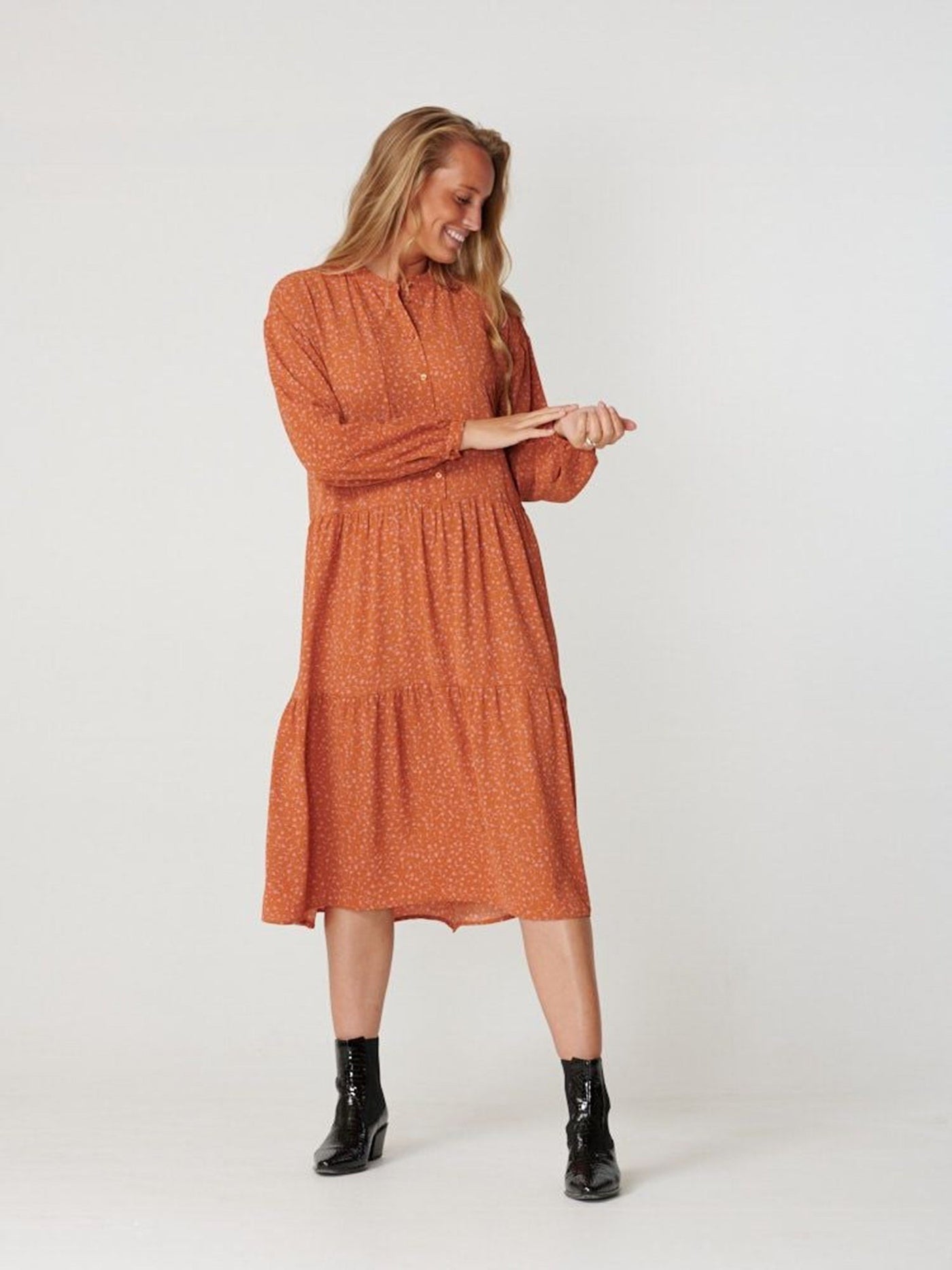 Sara langærmet kjole - Rosa - Amis de Copenhague - Orange 2