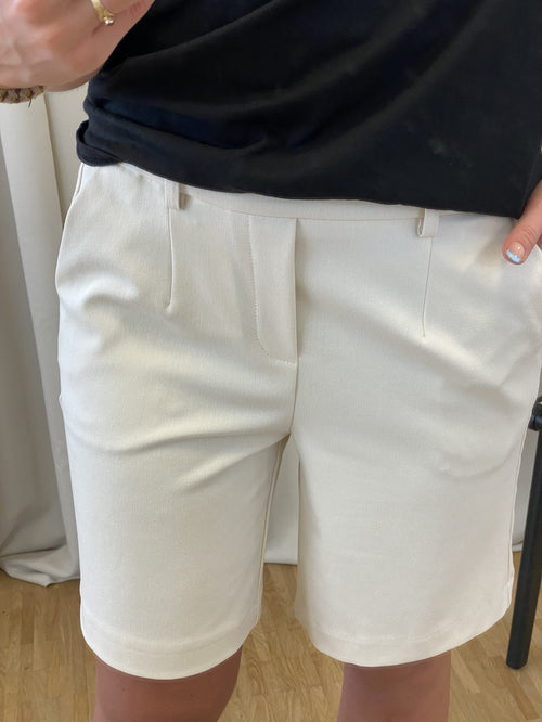 Lisa Brede Shorts - Sandshell - Object - Hvid