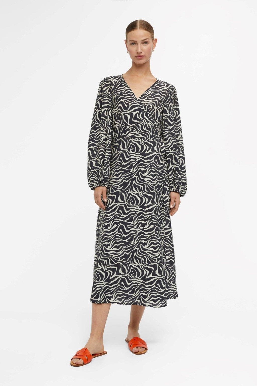 Leonora Midi Wrap Kjole - Sort Sandshell