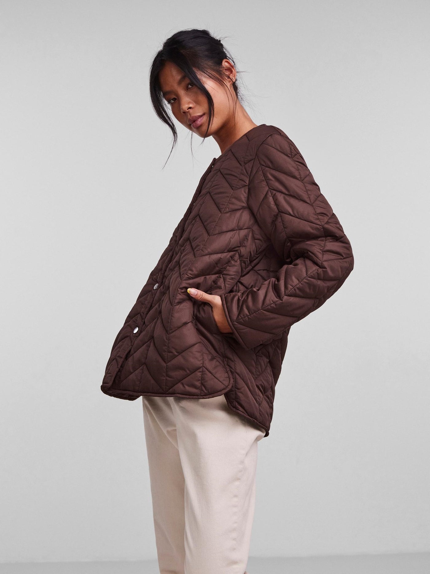 Fawn Short Quilted Jacket - Chicory Coffee - PIECES - Brun 5