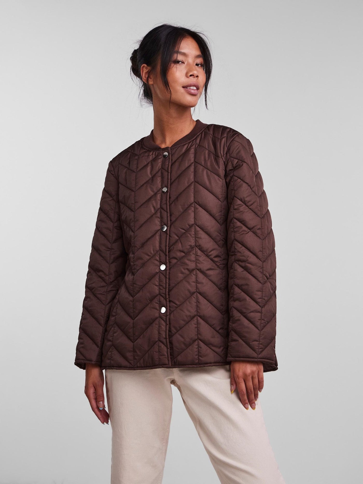Fawn Short Quilted Jacket - Chicory Coffee - PIECES - Brun
